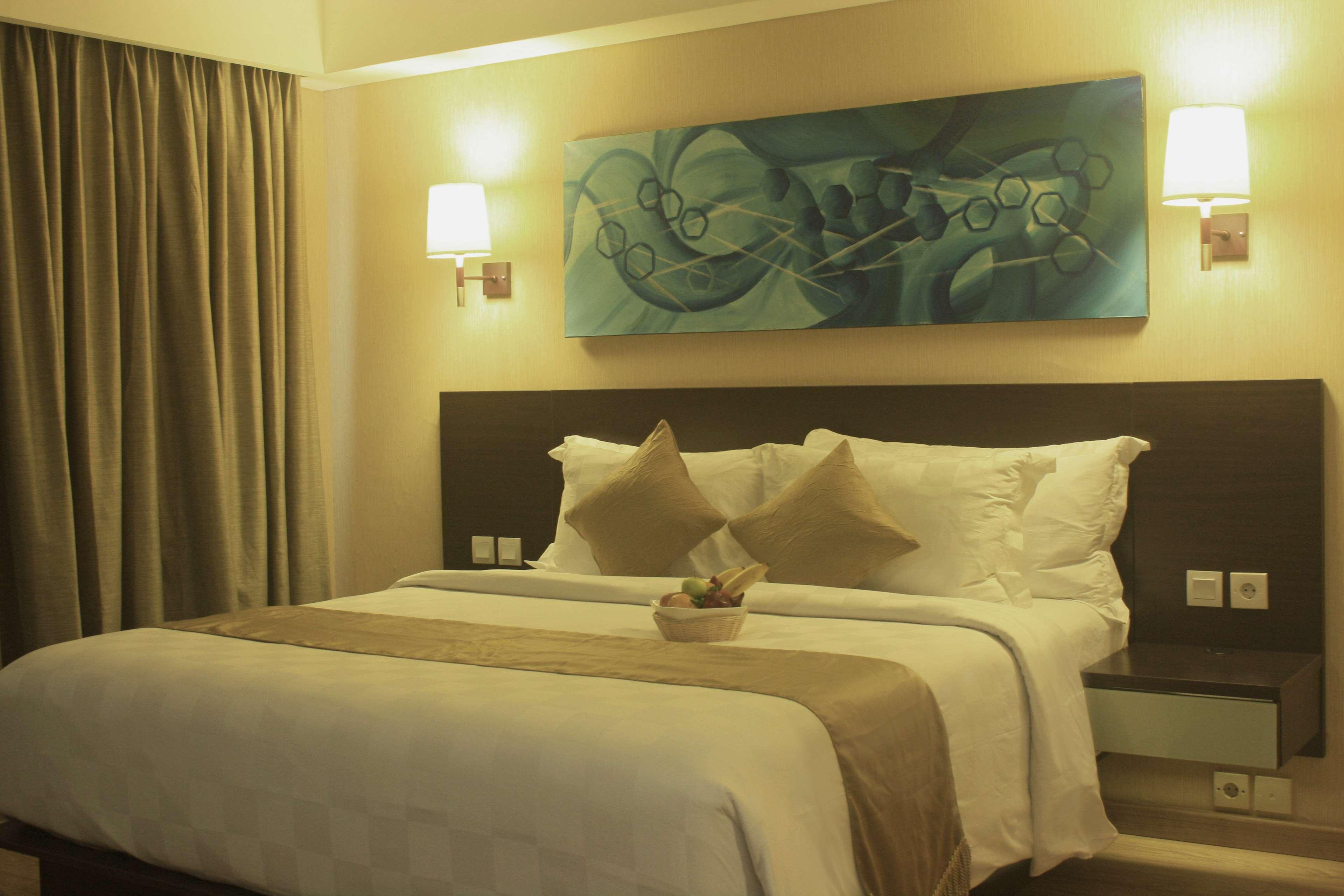 Western Premier The Hive Hotel