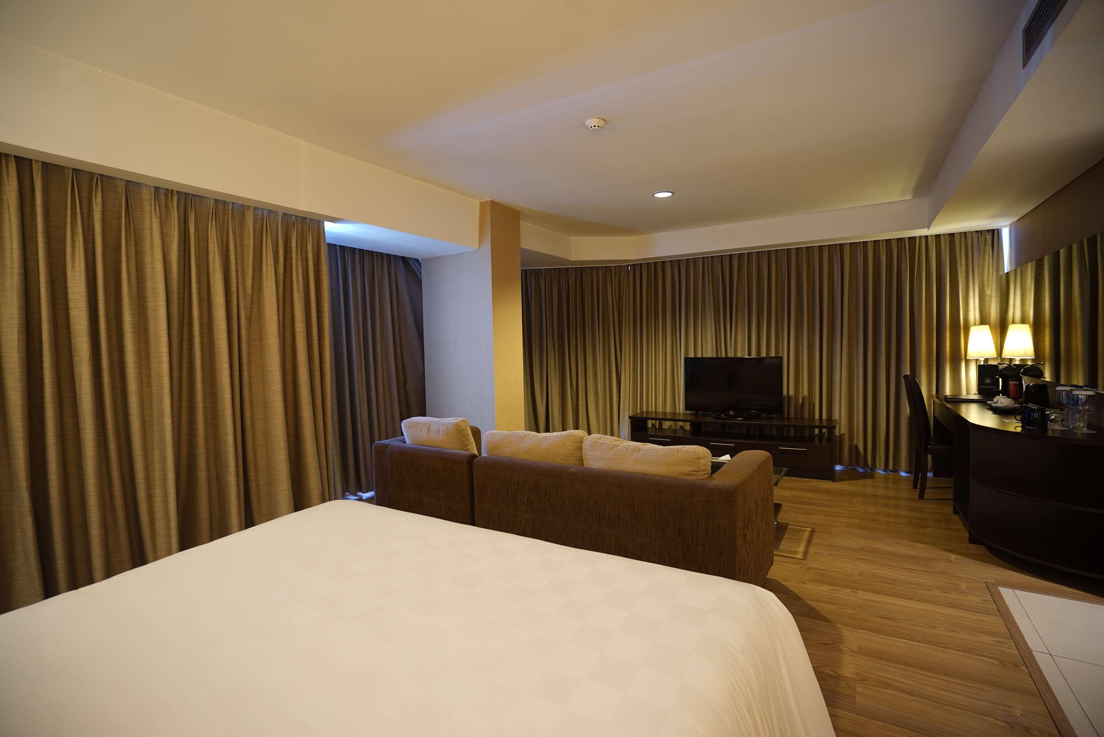 Western Premier The Hive Hotel 4*