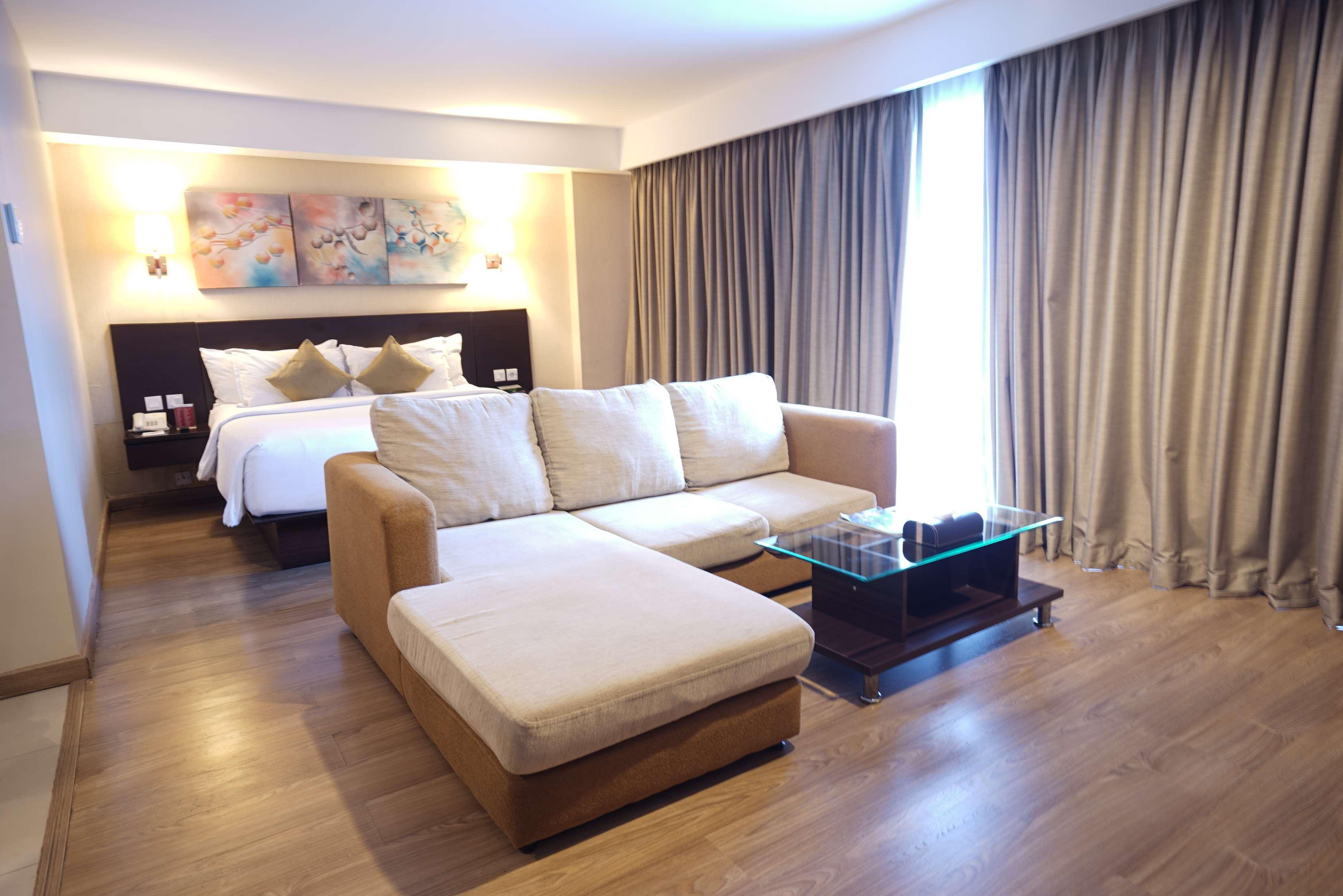 Hotel Western Premier The Hive 4*