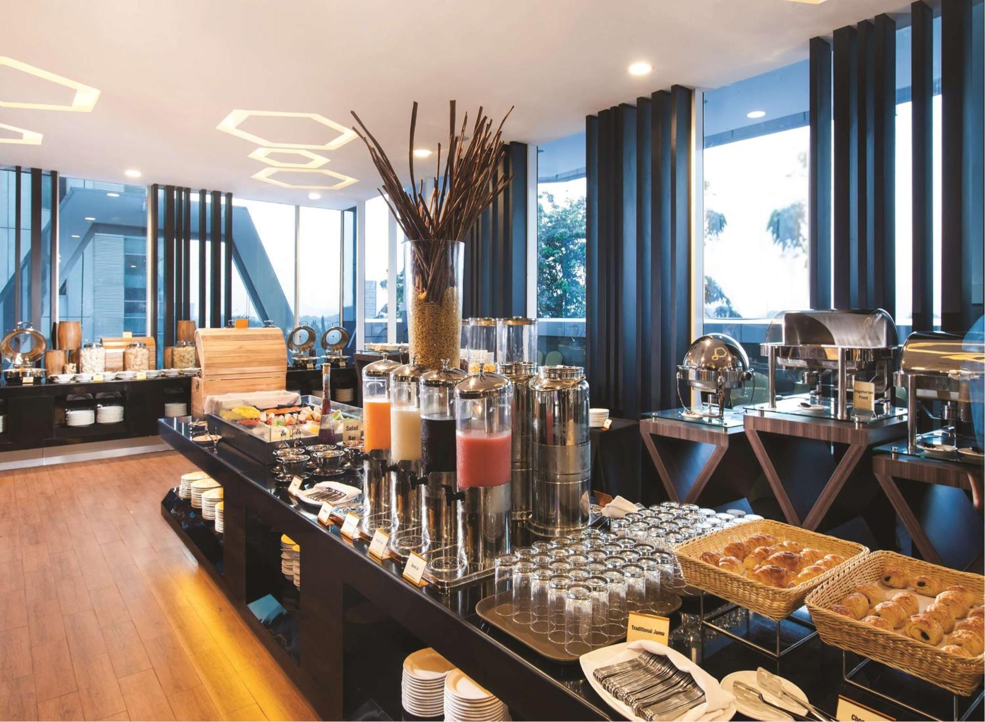 Hotel Western Premier The Hive Jakarta
